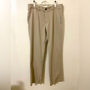 Men’s Eddie Bauer Casual Khaki Pants 34